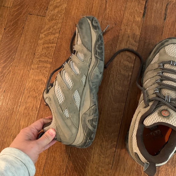 Size 8.5 - Merrell Hiking Boots - Picture 2 of 4